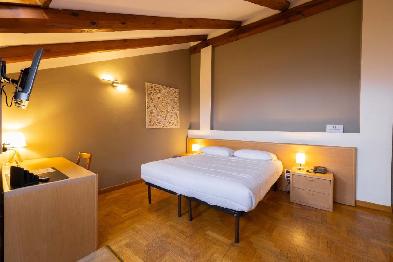 Hotel La Ferte อัสตี ภายนอก รูปภาพ