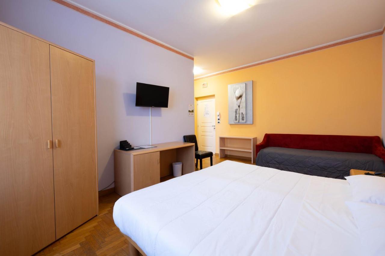 Hotel La Ferte อัสตี ภายนอก รูปภาพ