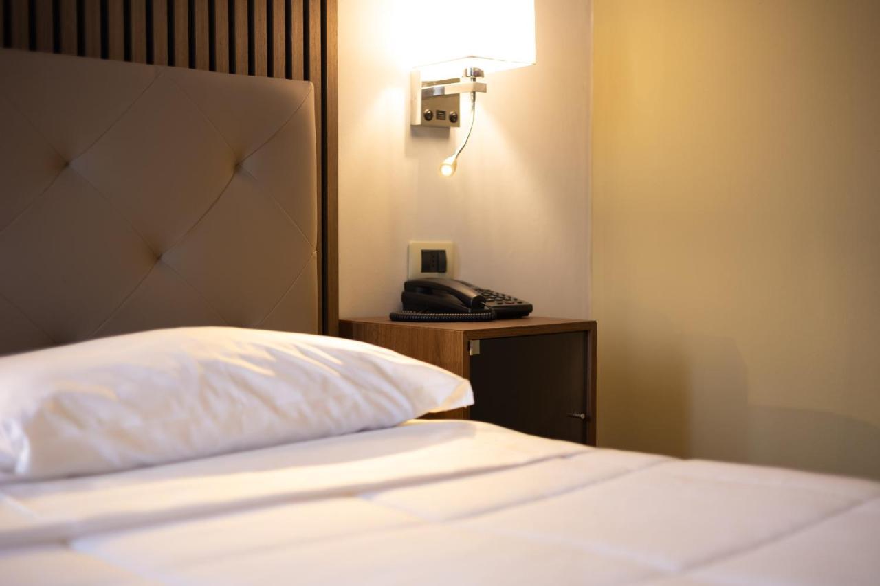 Hotel La Ferte อัสตี ภายนอก รูปภาพ