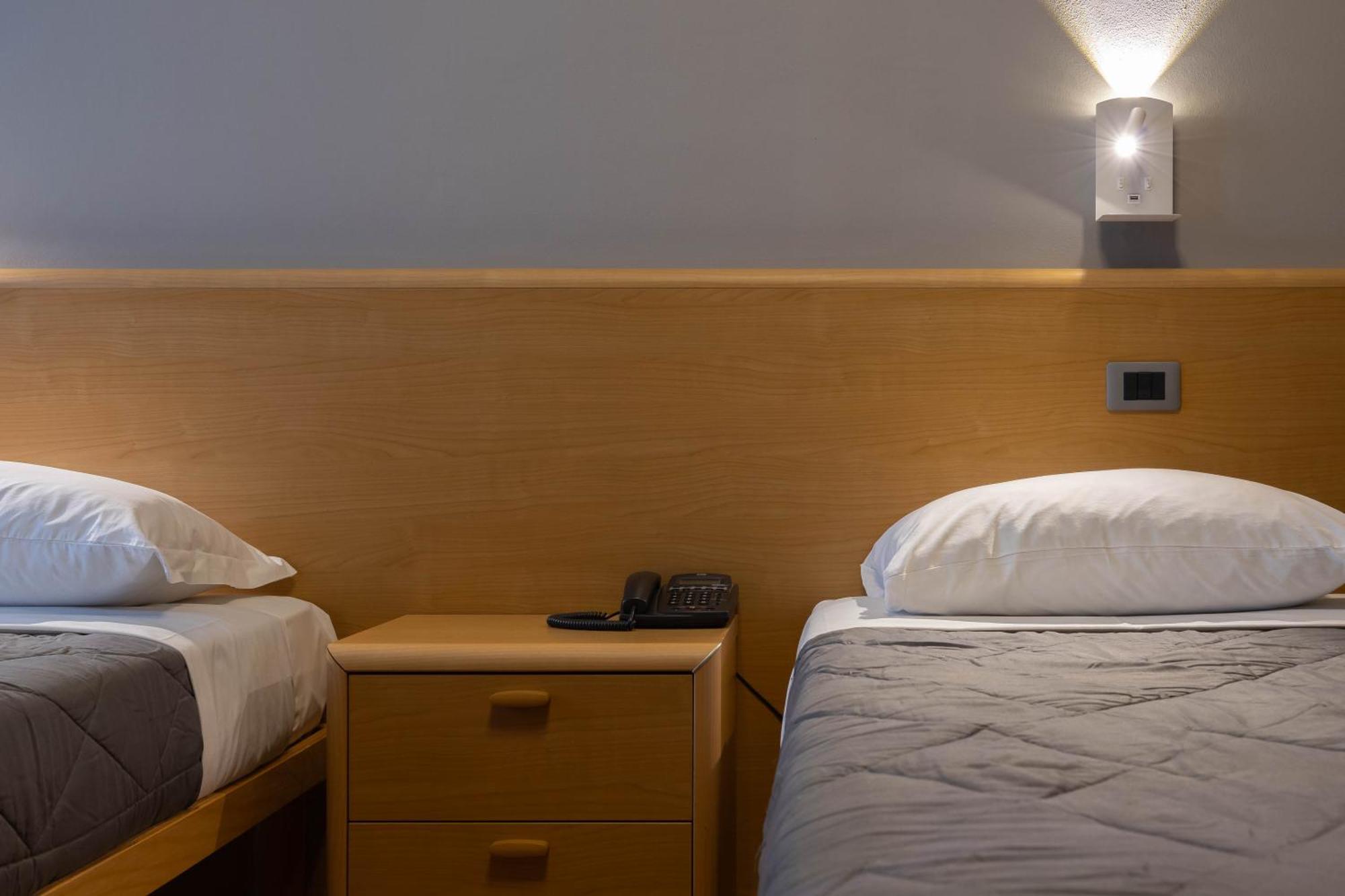 Hotel La Ferte อัสตี ภายนอก รูปภาพ